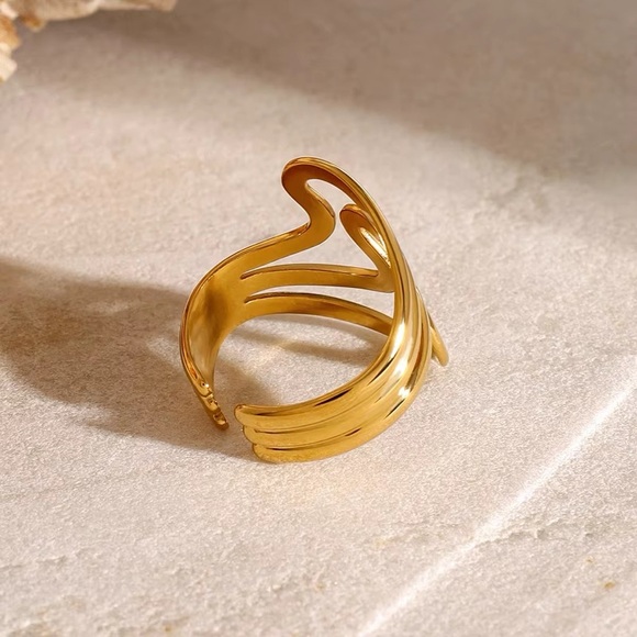 18K Gold Plated Adjustable Ring - Picture 5 of 9